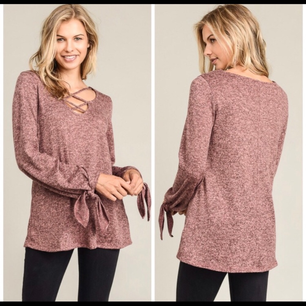 NEW! Blush Crisscross Tie Sleeve Hacci Top. Large